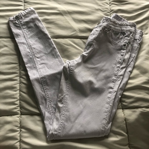 White pants - Picture 1 of 2